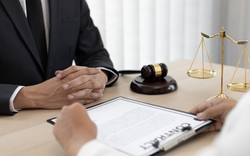 Tips for Hiring Experienced Attorneys - Define Your Firm’s Needs Identifying the Right Legal Expertise