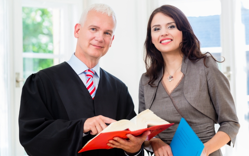 Hiring Bilingual Paralegals - Key Benefits of Hiring Bilingual Paralegals