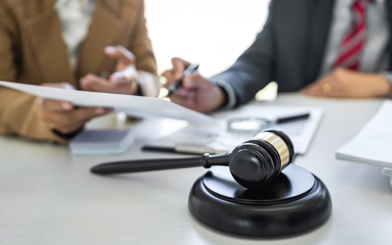 The Benefits of Hiring Mid-Level Attorneys for Legal Firms