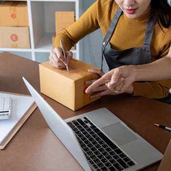 Executive Search Services Tailored to E-Commerce Fulfillment