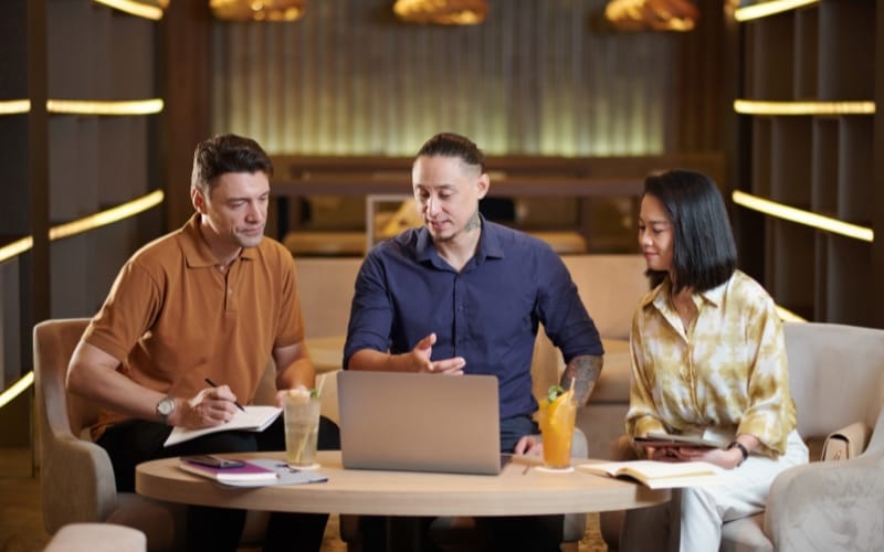 C-Level Attrition Reduction US: Mid-Market Firm Strategy