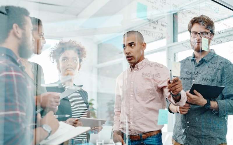 Engaging Top-Tier Talent in the End-to-End Executive Search: Outreach and Assessment