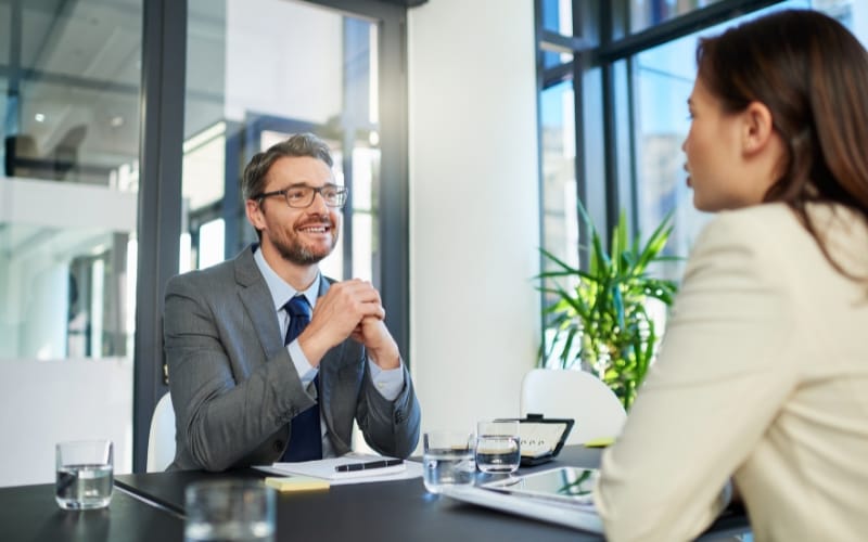 Internal Executive Hiring Challenges US: How Internal Teams Struggle with C-Level Recruitment (and How JRG Helps)