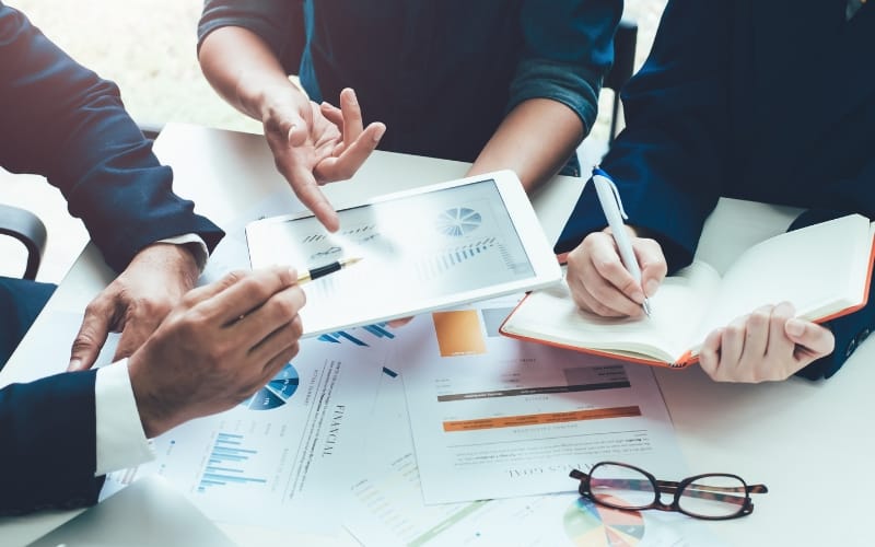 Understanding the Role of a Turnaround CEO in Business Recovery