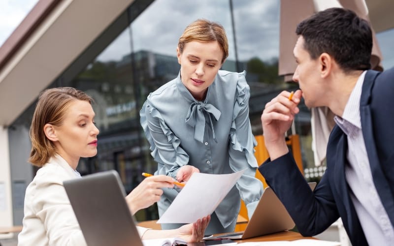 Why Internal Teams Face Internal C-Level Recruitment Challenges (and How JRG Solves Them)