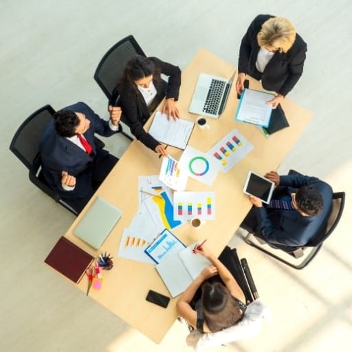 Access to an Elite Network of Passive Executives